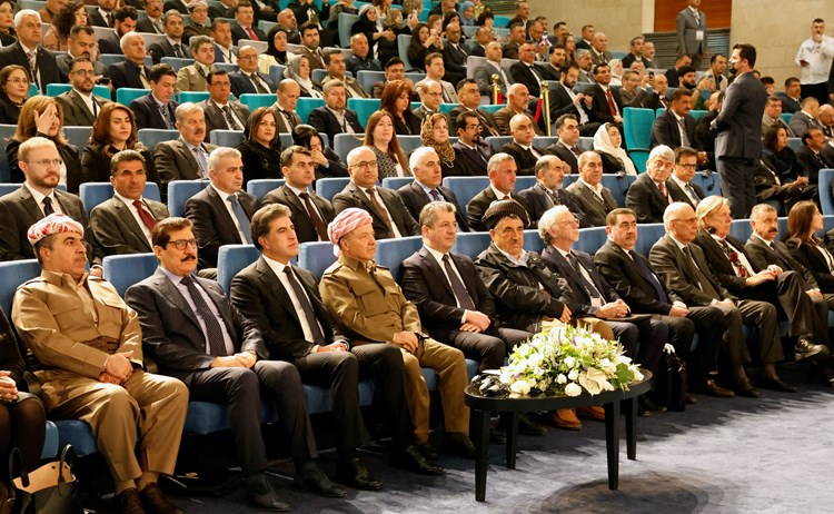سەرۆک بارزانی لە کۆنفڕانسی کوردانی فەیلی (5).JPG