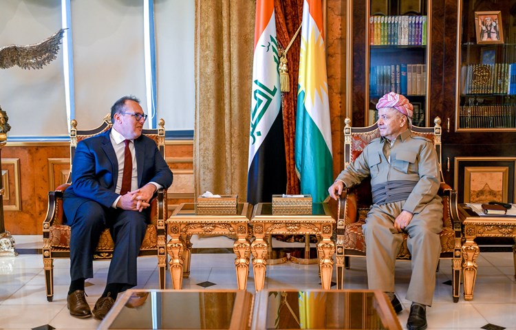 هەڵسوڕێنەری باڵیۆزخانەی ئەمەریكا 1.jpg